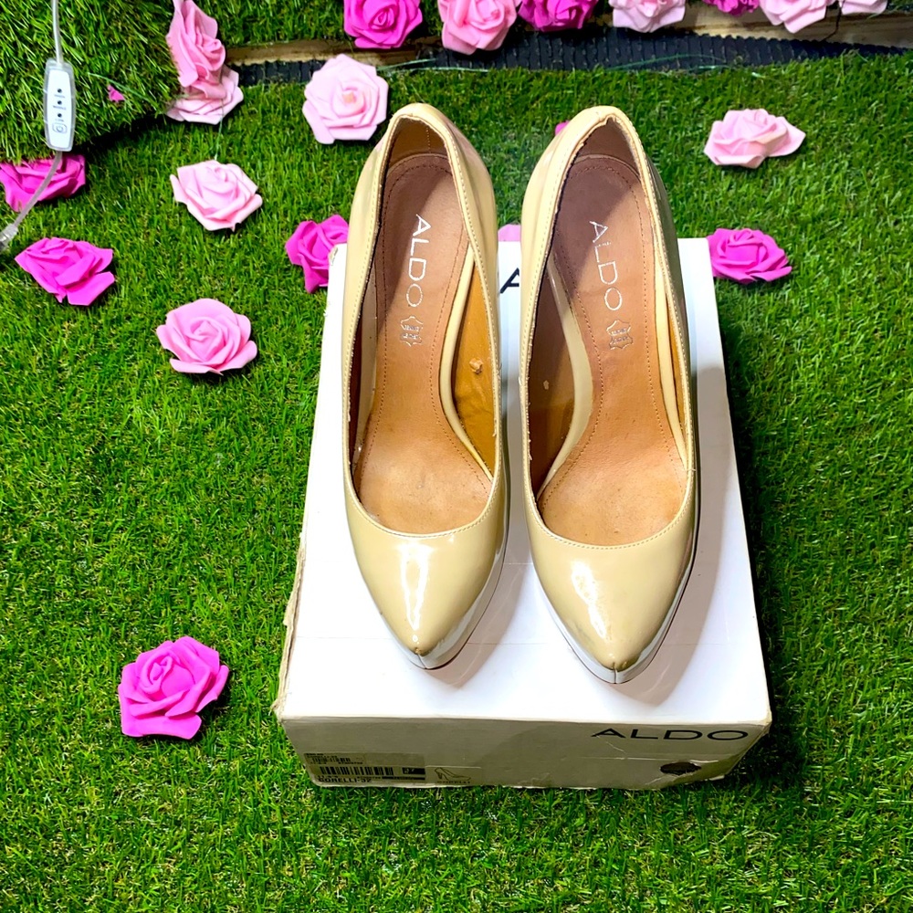 Aldo Corelli Nude size 37 heels